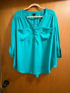 Torrid Harper Green Georgette Blouse, 3/4 Roll-Tab Sleeve, Size 2X